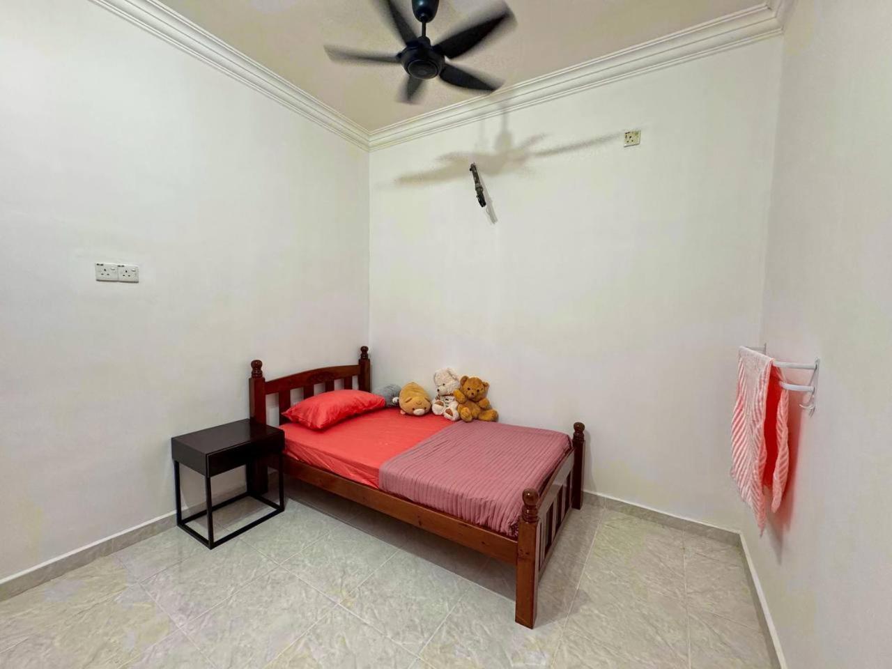 Ibai Golf Home Resort Homestay Куала-Тренгану Екстер'єр фото