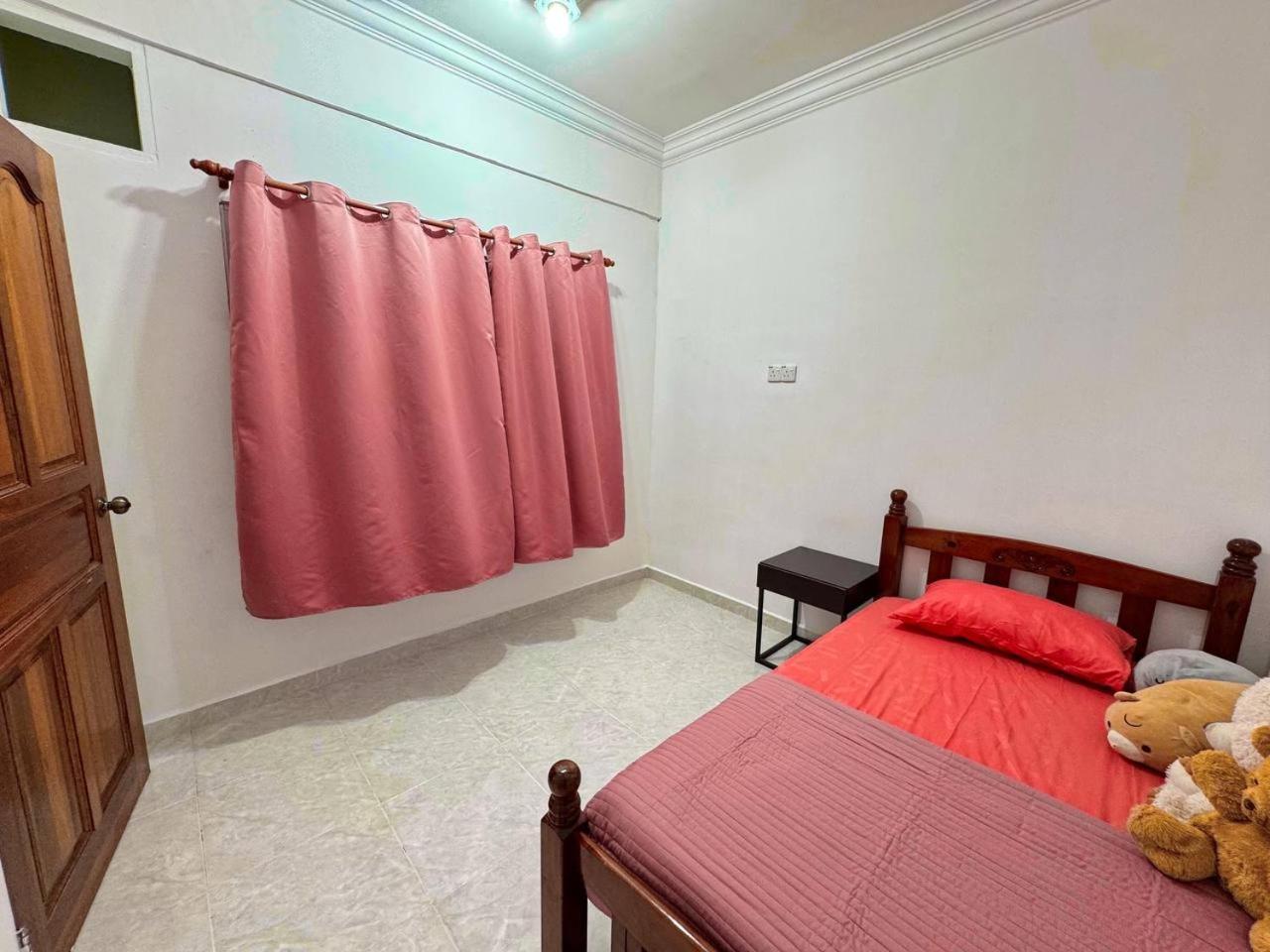 Ibai Golf Home Resort Homestay Куала-Тренгану Екстер'єр фото